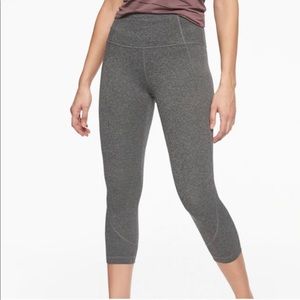 Athleta grey salutation stash pocket capri legging
